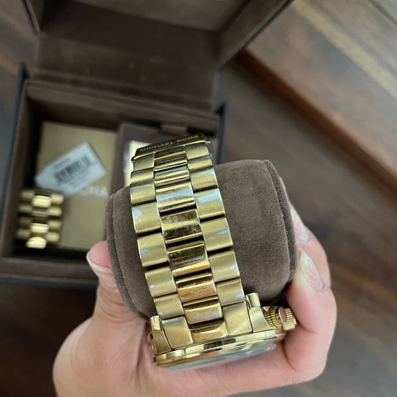 Michael Kors - Authentic Oversized Watch - Watch Hunger Stop Edition - Picture 5 of 6